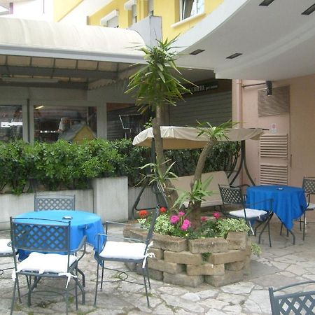 Hotel Bel Air Rivazzurra Di Rimini Kültér fotó