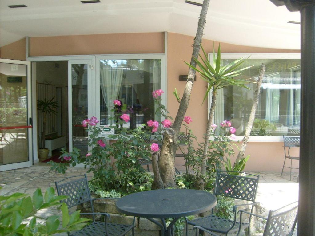 Hotel Bel Air Rivazzurra Di Rimini Kültér fotó